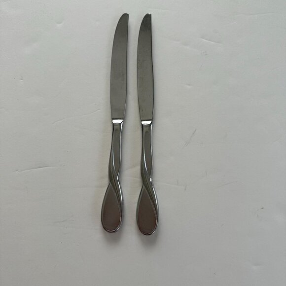Oneida Aquarius Stainless Steel Dinner Knives Set Of 2 - Picture 1 of 2